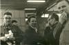 Arie van den Heuvel (helemaal links op de foto) met zijn collega's van de Nederlandse Gist en Spiritus fabriek te Delft. Arie van den Heuvel (helemaal links op de foto) met zijn collega's van de Nederlandse Gist en Spiritus fabriek te Delft.